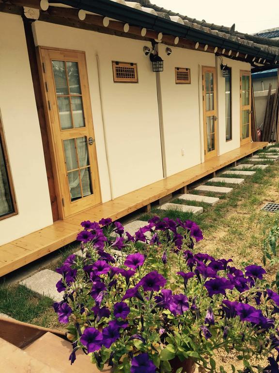 Jeonju Indigo Hanok Guesthouse Bagian luar foto