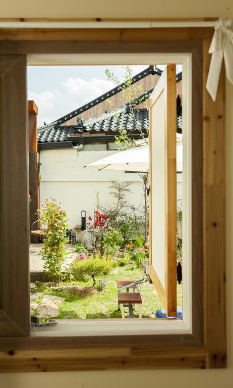Jeonju Indigo Hanok Guesthouse Bagian luar foto