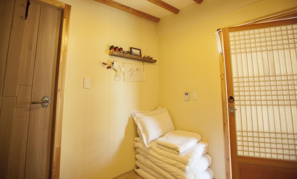 Jeonju Indigo Hanok Guesthouse Bagian luar foto