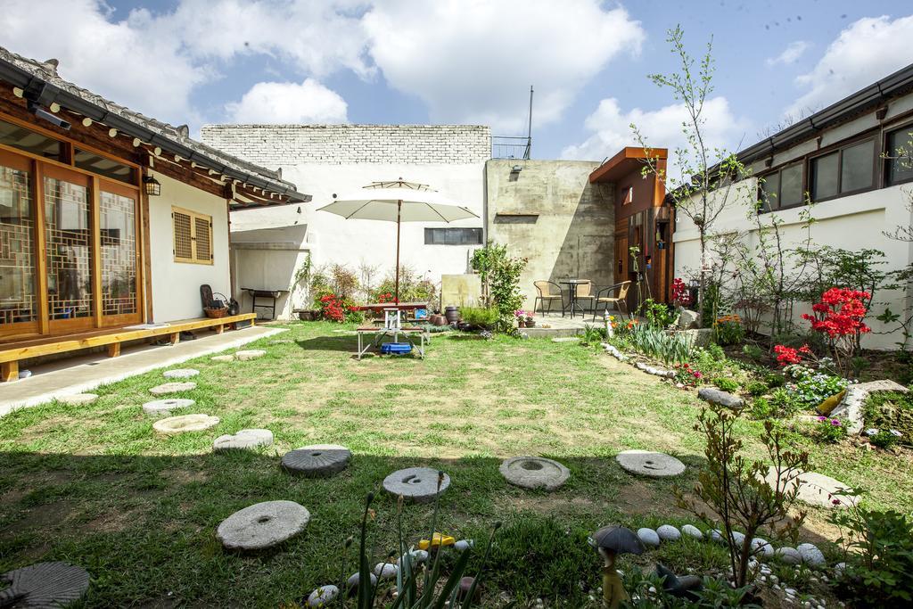 Jeonju Indigo Hanok Guesthouse Bagian luar foto