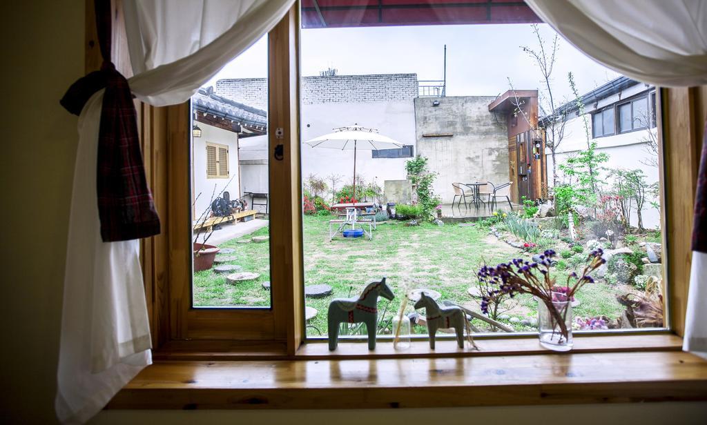 Jeonju Indigo Hanok Guesthouse Bagian luar foto